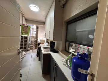 3 Bedroom Flat & Apartment