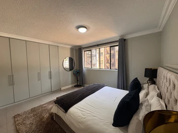 3 Bedroom Flat & Apartment