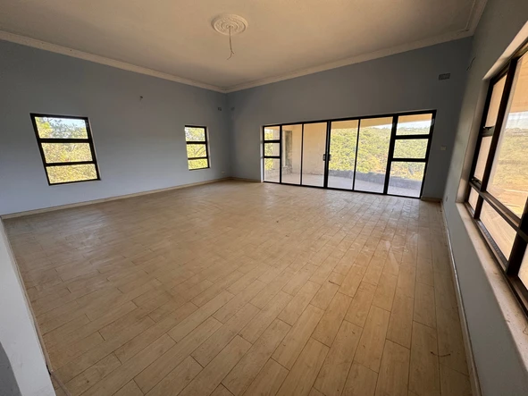6 Bedroom House
