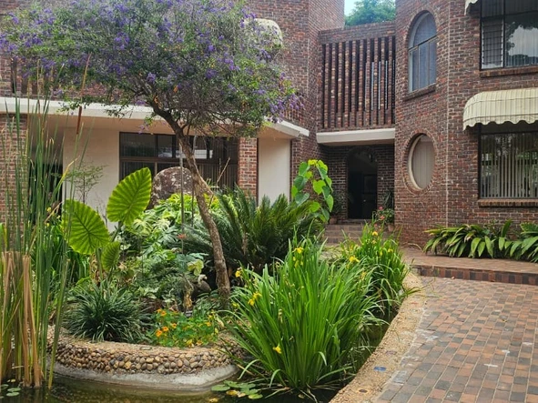 6 Bedroom House