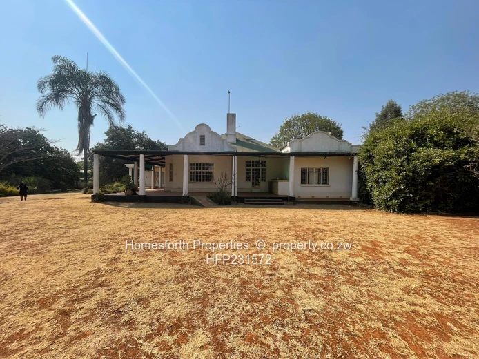 4 Bedroom Mt Pleasant House.Strategically located opposite UZ