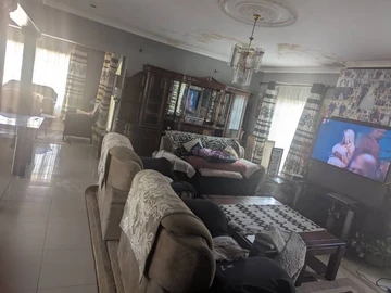 5 Bedroom House