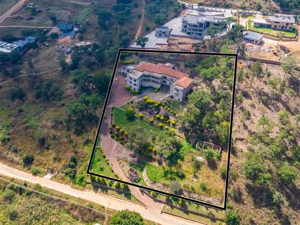 6 Bedroom House