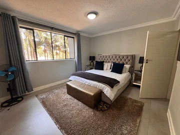 3 Bedroom Flat & Apartment