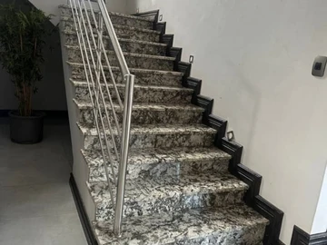 6 Bedroom House
