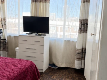 2 Bedroom Flat & Apartment