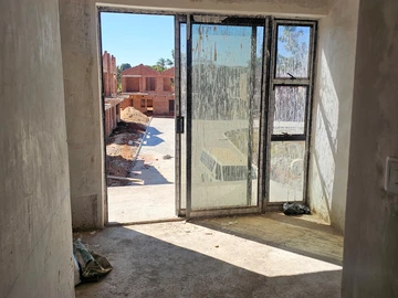 3 Bedroom Flat & Apartment