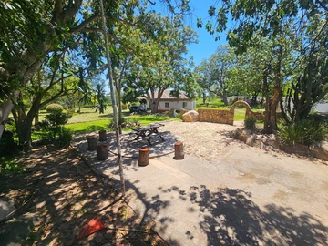 Farm & Agricultural Land