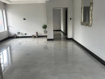 6 Bedroom House