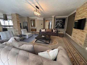 3 Bedroom Flat & Apartment