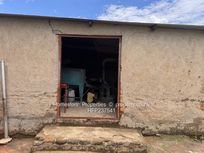 Kintyre Estate Agro Residential Property for Sale (Bulawayo Road) (Sole Mandate)