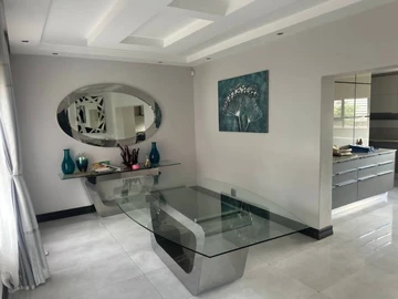 6 Bedroom House