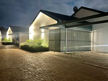 10 Unit Townhouse Complex