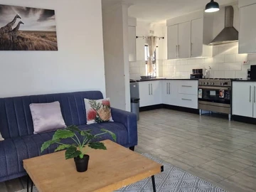 2 Bedroom Flat & Apartment