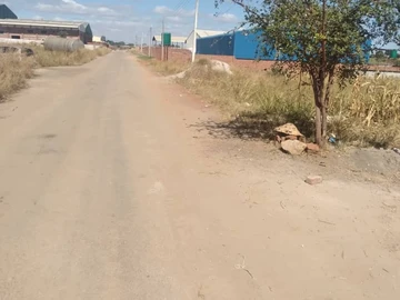 Commercial & Industrial Land