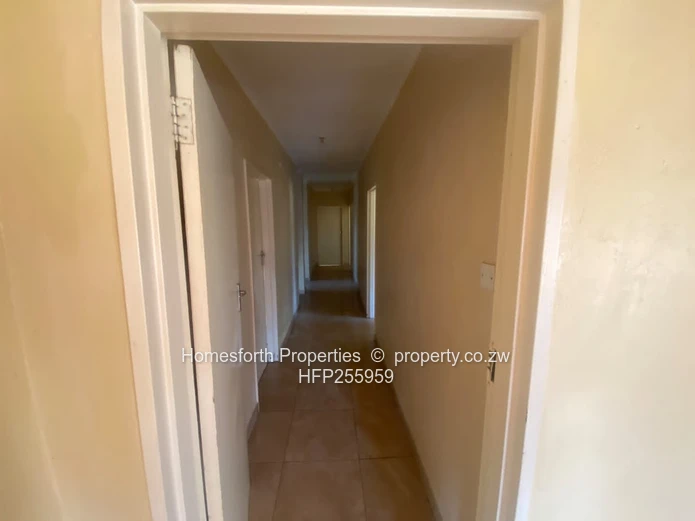Chegutu Rifle Range house to let 