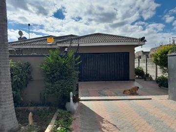 5 Bedroom House