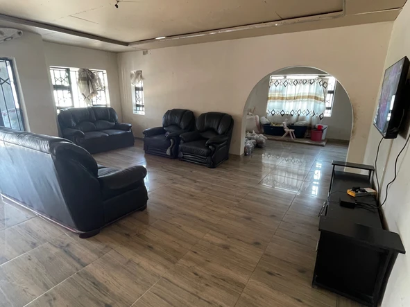 6 Bedroom House