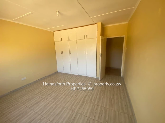 Chegutu Rifle Range house to let 