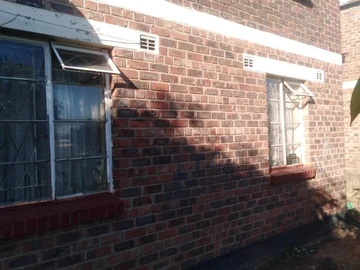 2 Bedroom Flat & Apartment