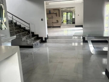 6 Bedroom House