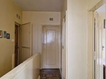 3 Bedroom Flat & Apartment